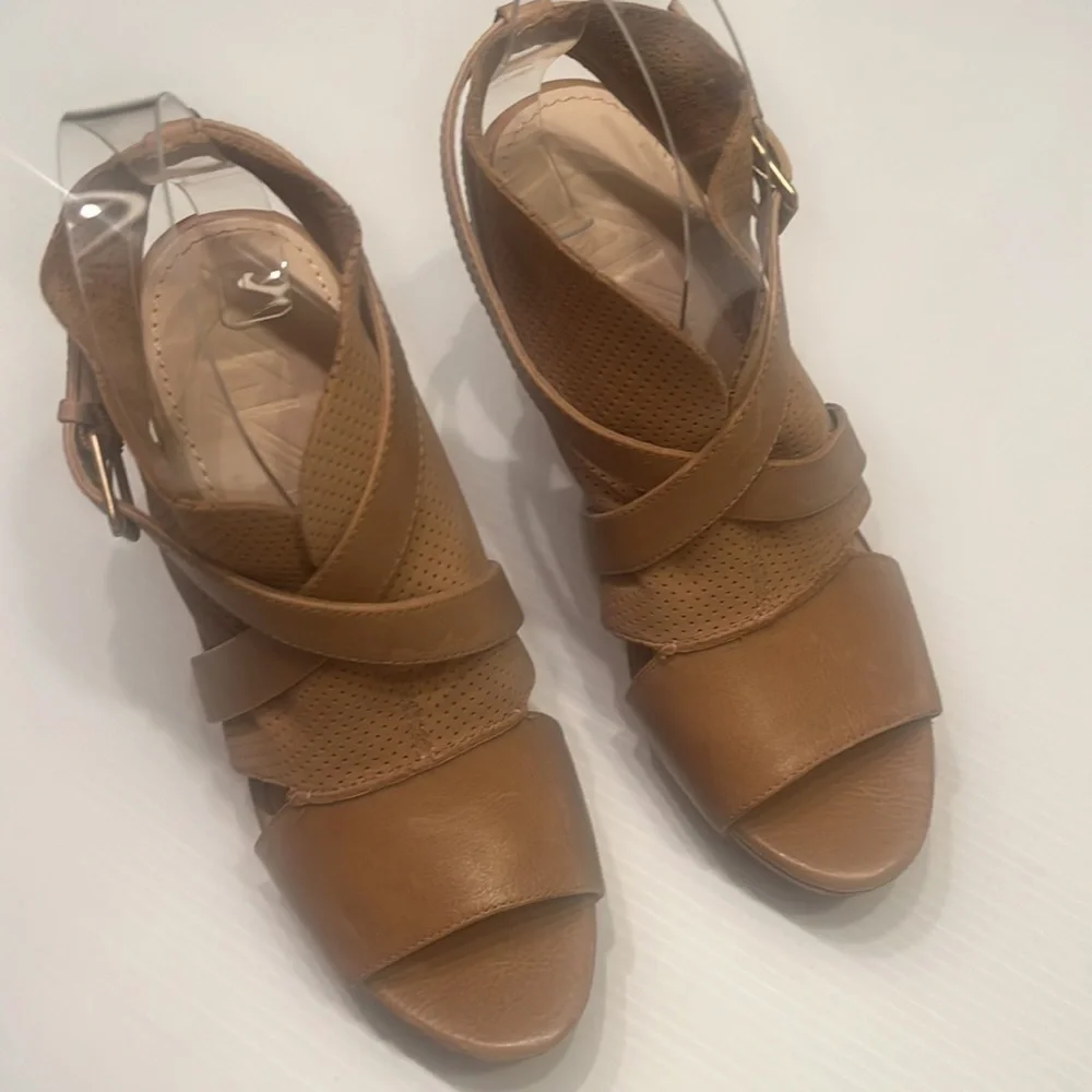 Naya Corda Maple Leather Sandal platform heel size 6